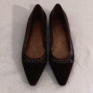 Talbots women's size 9.5W pointed toe flats brown suede/oil rubbed chain detail